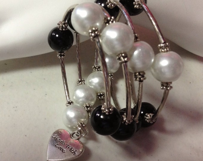 White & Black Faux Pearl Beads  Sparrow and Heart Charm Wrap Bracelet: Bridesmaid gifts, Gifts for her, Memory Wire bracelet