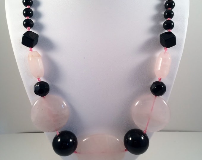 Black Onyx & Rose Quartz Gemstone Necklace, Beaded Necklace, Black Pink Jewelry, Gemstone Necklace, Onyx Jewelry, Multi Stone Necklace