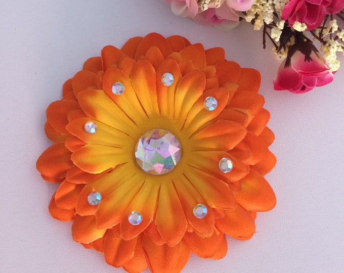 Orange Daisy Flower Clip - Free Shipping, Daisy hair clip, girls hair clips, fascinator, floral hair clips, Gerber daisy hair clip