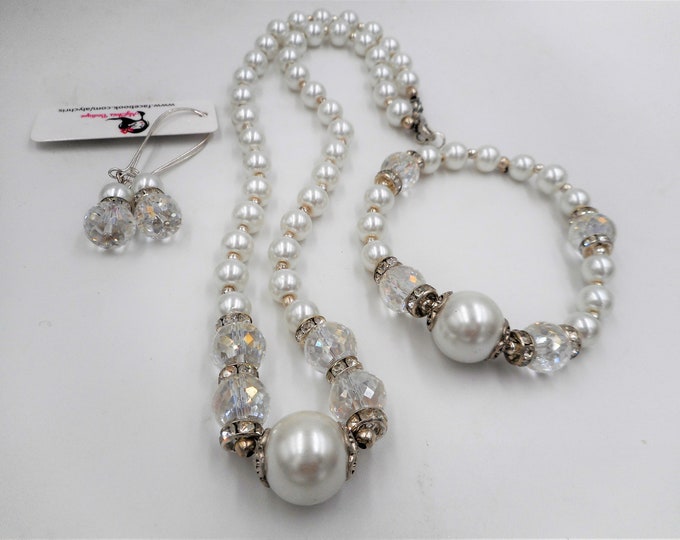 White Glass Pearl Beaded Crystal Necklace,Bracelet & Earring Set, Wedding jewelry, Crystal jewelry, Crystal necklace, Pearl Bridal Set