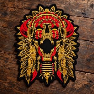 Großer, rot-goldener Totenkopf-Aufnäher, gotische Dämonenschädel-Applikation, Rückenaufnäher für Bikerjacken, individuelles Stickdesign