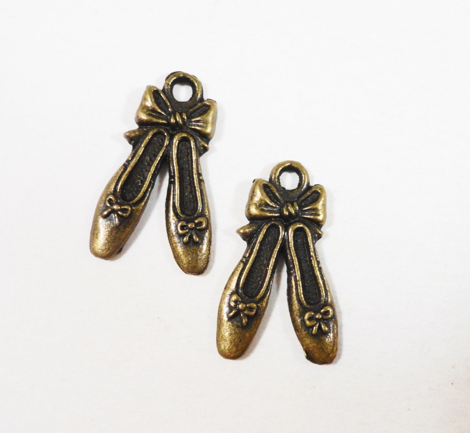 ballet slipper charms, 22x7mm bronze ballet pendants, antique brass ballet shoe charms, ballerina charms, metal charms for jewel