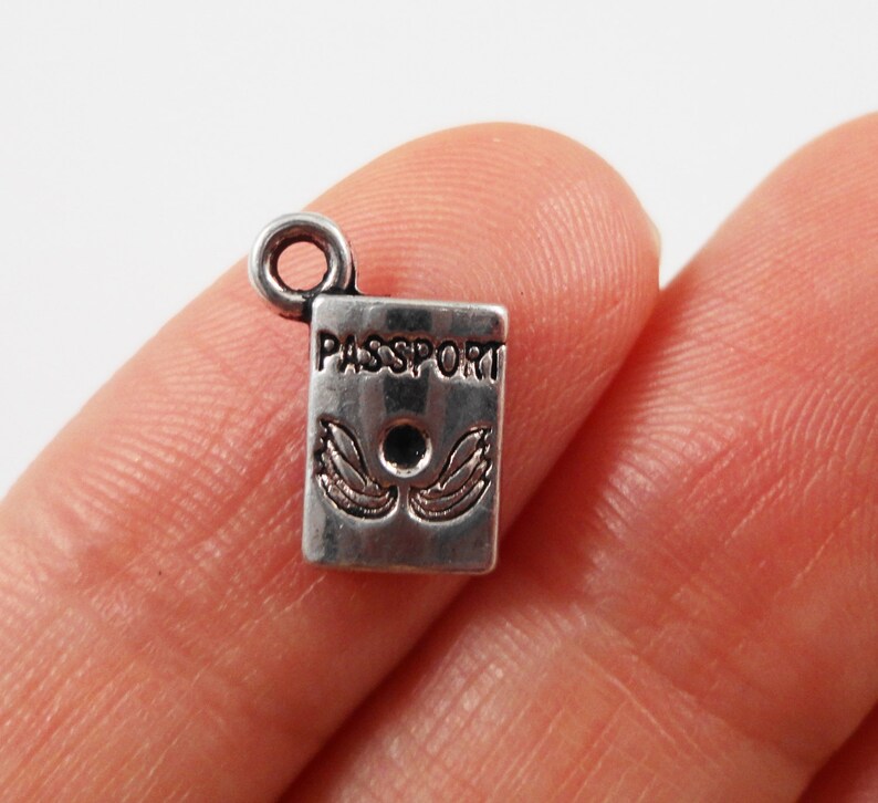 50PCS Tibetan Silver Bear Charms Pendant For Jewelry Making 11x7mm