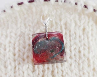 Maroon and Blue Captured Fiber and Resin Square Stitch Marker