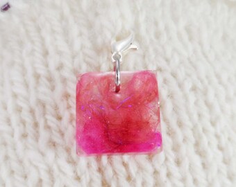 Fuchsia Captured Fiber and Resin Square Stitch Marker