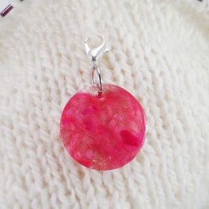 Fuchsia Captured Fiber and Resin Circle Stitch Marker