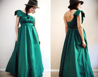 70s/Early 80s - First Dance - Emerald Green, One Shouldered, Asymmetrical Ball Gown, Green Evening Gown, Prom, Full Skirt - Size - XXS XS