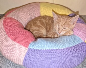 Medium Size Ugli Donut Pet Bed Hand Knit Pink Blue