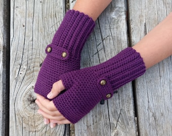 Crochet fingerless gloves, purple hand warmers, knit violet mittens, lilac wool wrist warmers with buttonned strap