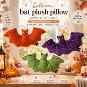 Puede incluir: Un patrón de costura digital para un cojín de peluche de murciélago con el texto halloween bat plush pillow, sewing pattern, digital sewing pattern pdf, digital download, no physical item. Tres murciélagos de peluche en naranja, morado y verde.