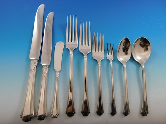 Georgian Colonial by Wallace Sterling Silver Dinner Flatware Set