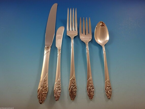 Silver plate flatware hotsell service for 12
