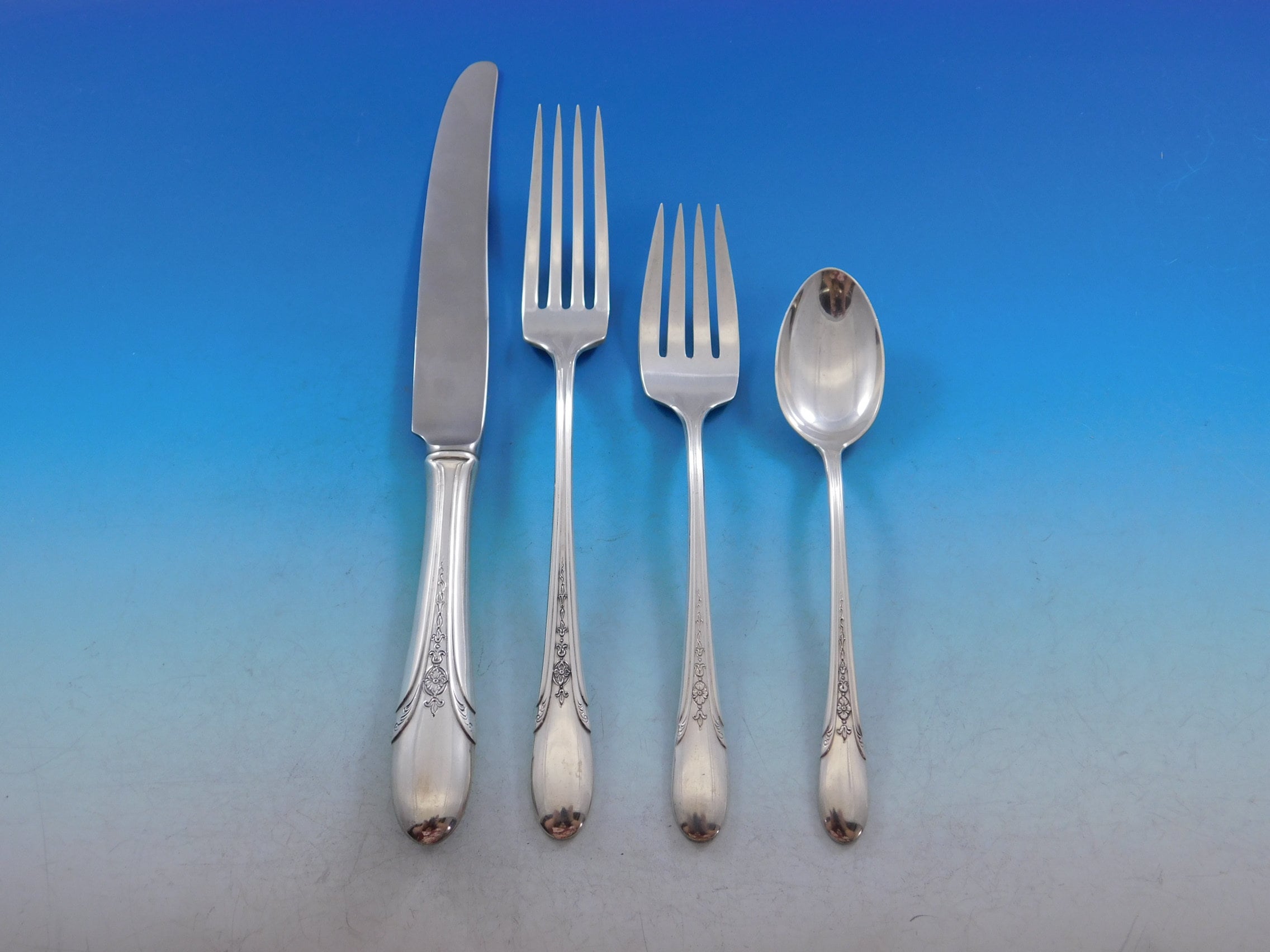 Towle sterling シルバーフォーク 3本爪 装飾ハンドル Symphony Chased by Towle Sterling Silver Flatware Set for 8