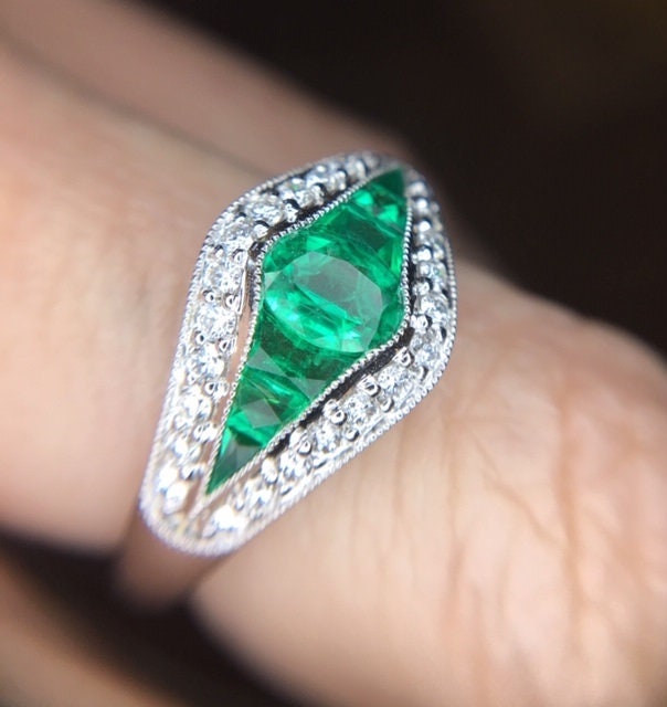 18k Gold Specialty Cut Fine Genuine Natural Emerald and