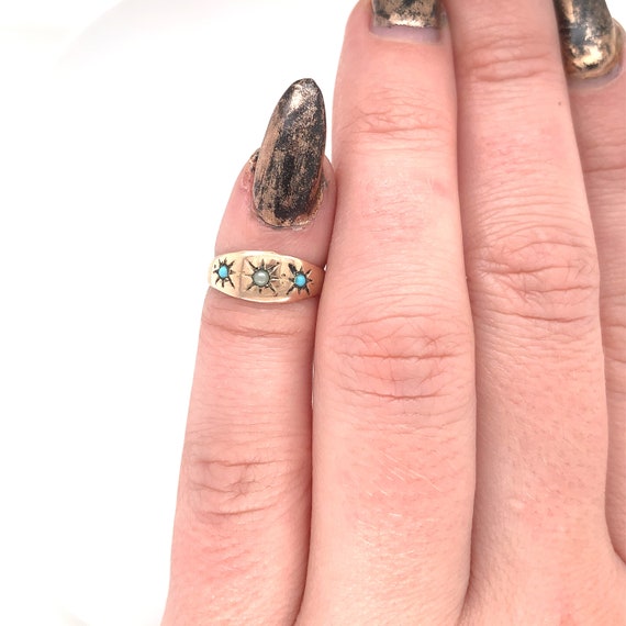 9k Yellow Gold Baby Ring with Turquoise Glass in … - image 5