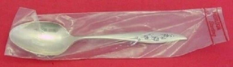 Young Love By Oneida Sterling Silver Teaspoon 6 18 New Flatware