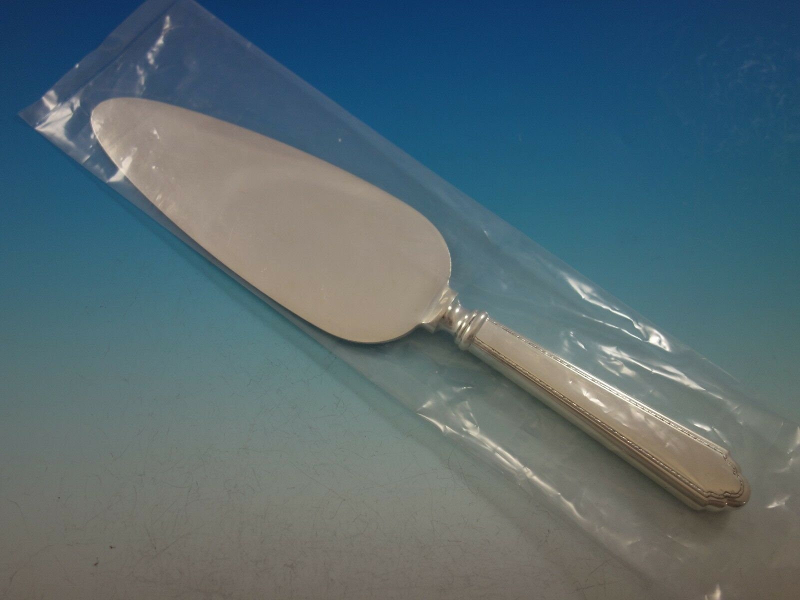 Lunt william and mary sterling silver flatware sale