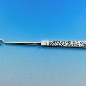 Repousse By Kirk Sterling Silver Button Hook Square Handle 10.15 Mark 6 3/4&quot;