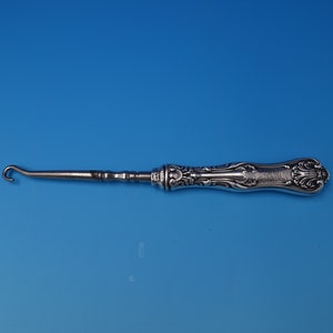 Imperial Queen by Whiting Sterling Silver Button Hook #4107 6 3/8&quot; (#7545)