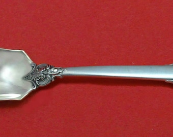 Grande Baroque by Wallace Sterling Silver Relish Scoop Custom Made 5 7/8"