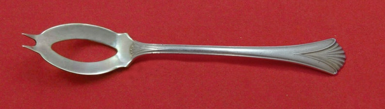 Regency Shell By Lunt Sterling Silver Olive Spoon Ideal 5 58 Custom Made