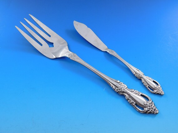 Raphael by Oneida Stainless Steel Flatware Set for 12 Service 68