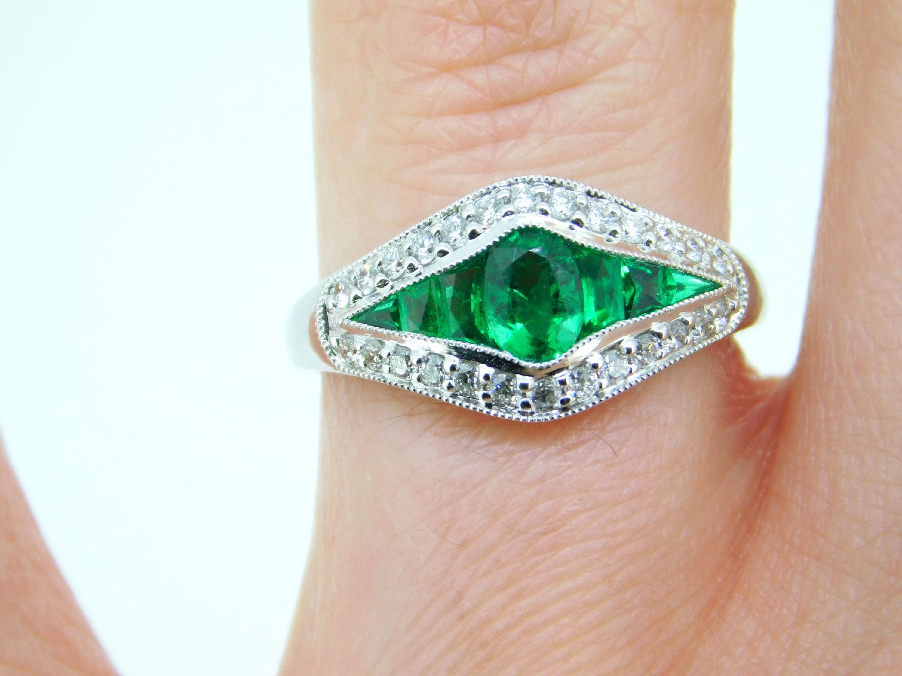 18k Gold Specialty Cut Fine Genuine Natural Emerald and
