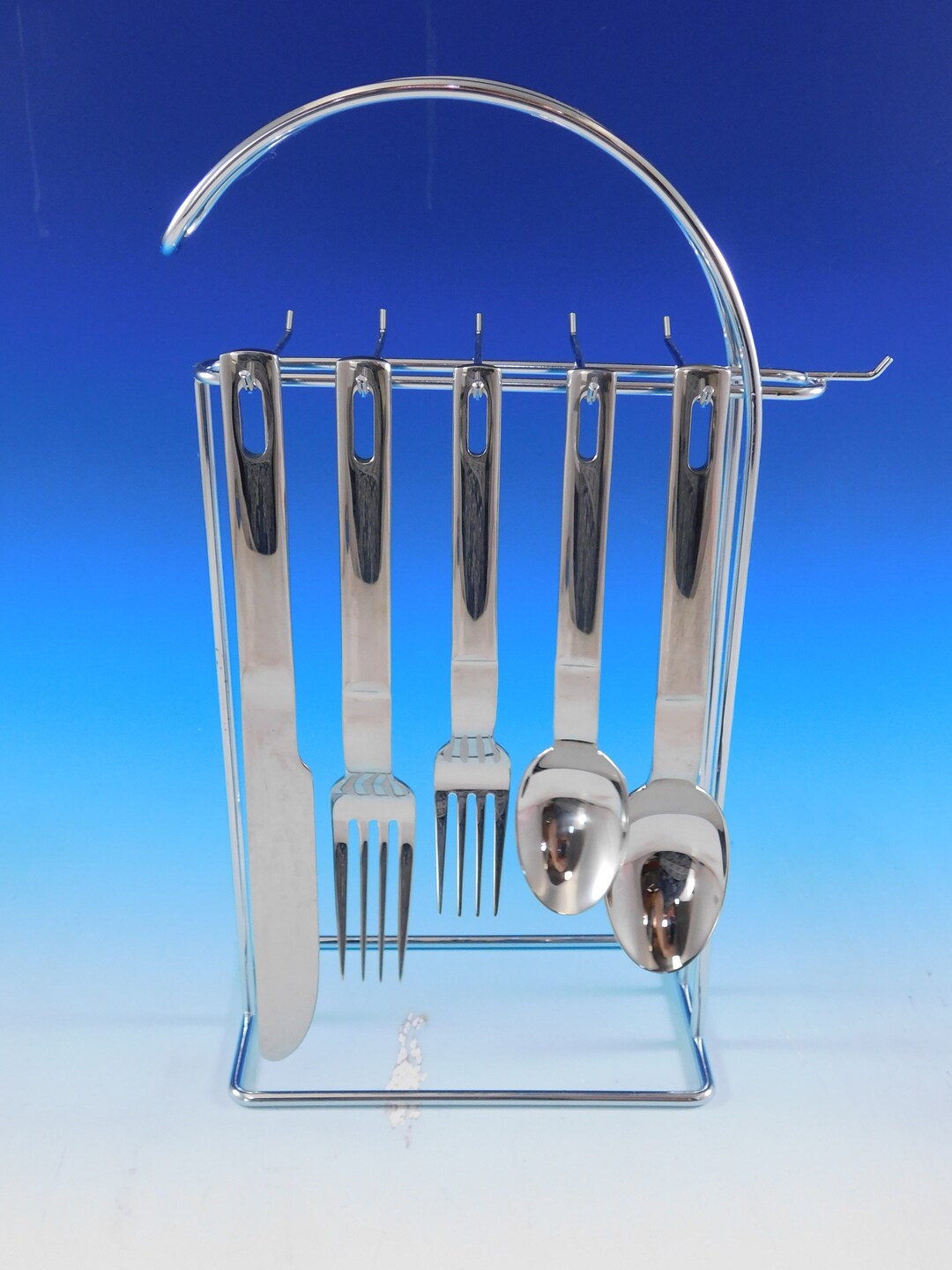 Loop by Towle Crate & Barrel Stainless Steel Flatware Set 30 Pcs Modern