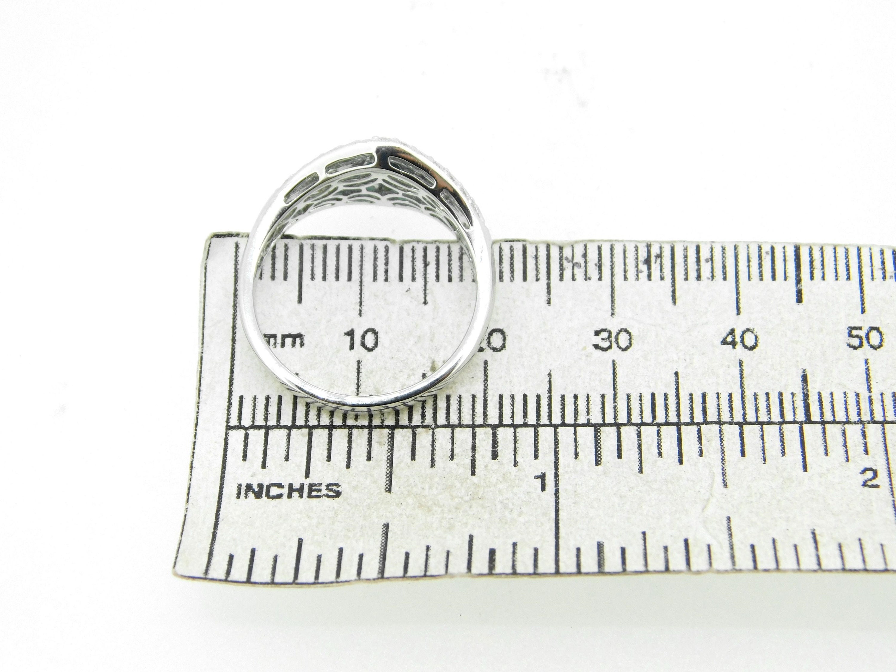 ダイヤリング　訳あり 18k Gold Specialty Cut Fine Genuine Natural Emerald and