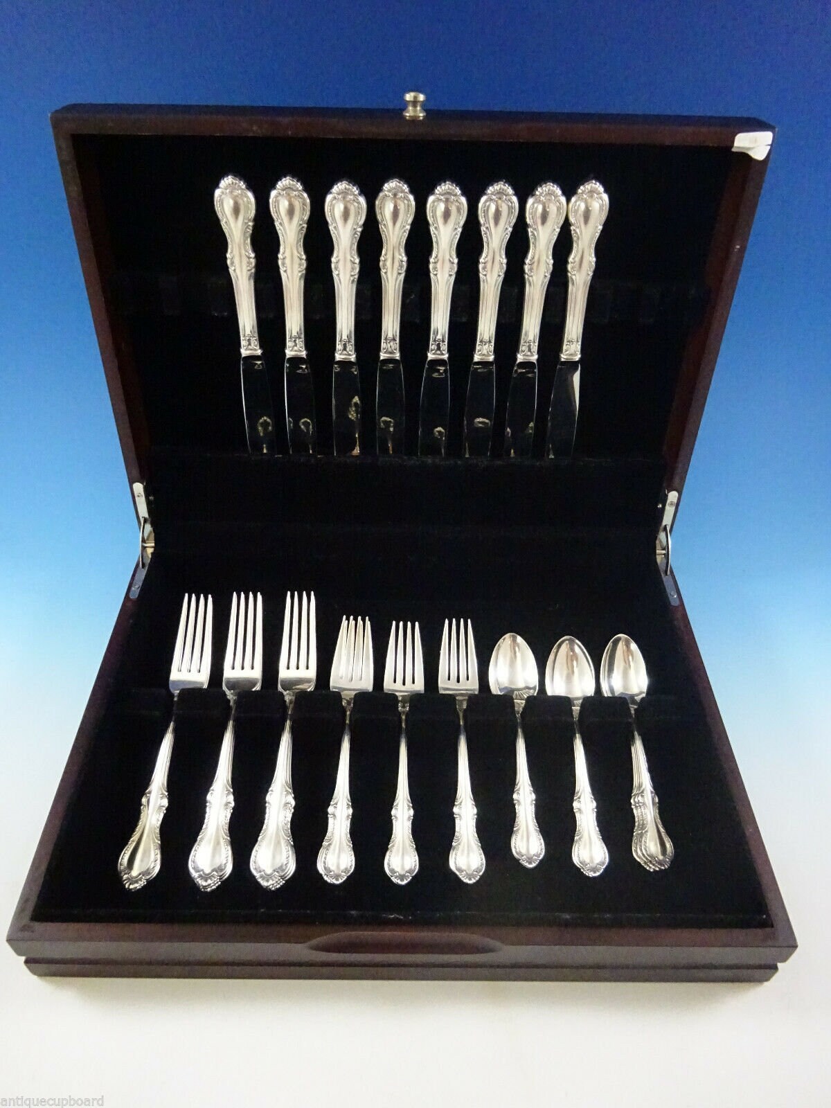 Southern Colonial by International Sterling Silver Flatware Set 8