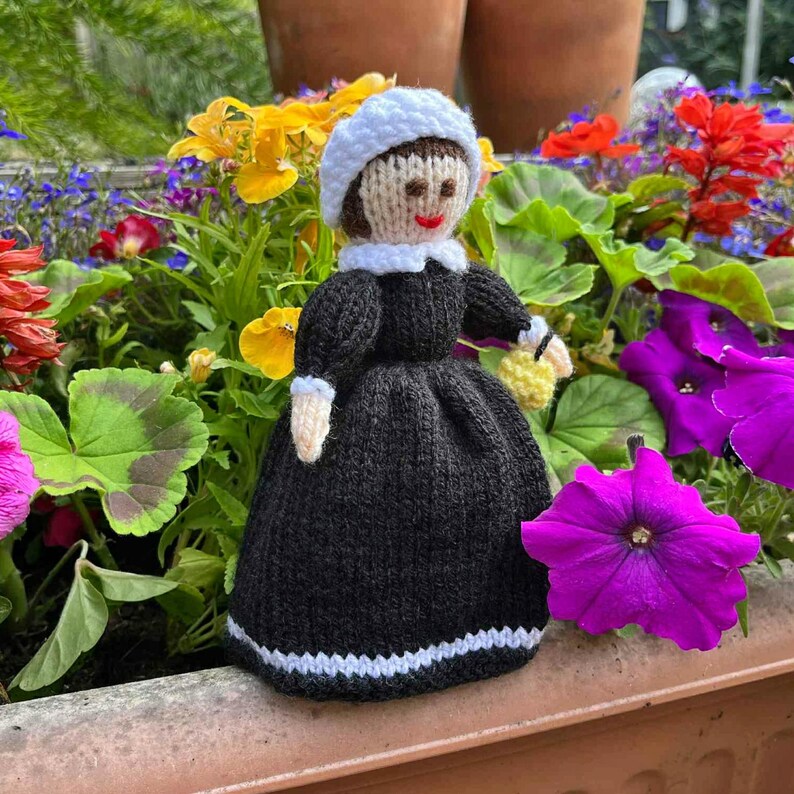 WWI Nurse & Florence Nightingale Doll Knitting Pattern: Knitted Toys (Digital Download) image 6