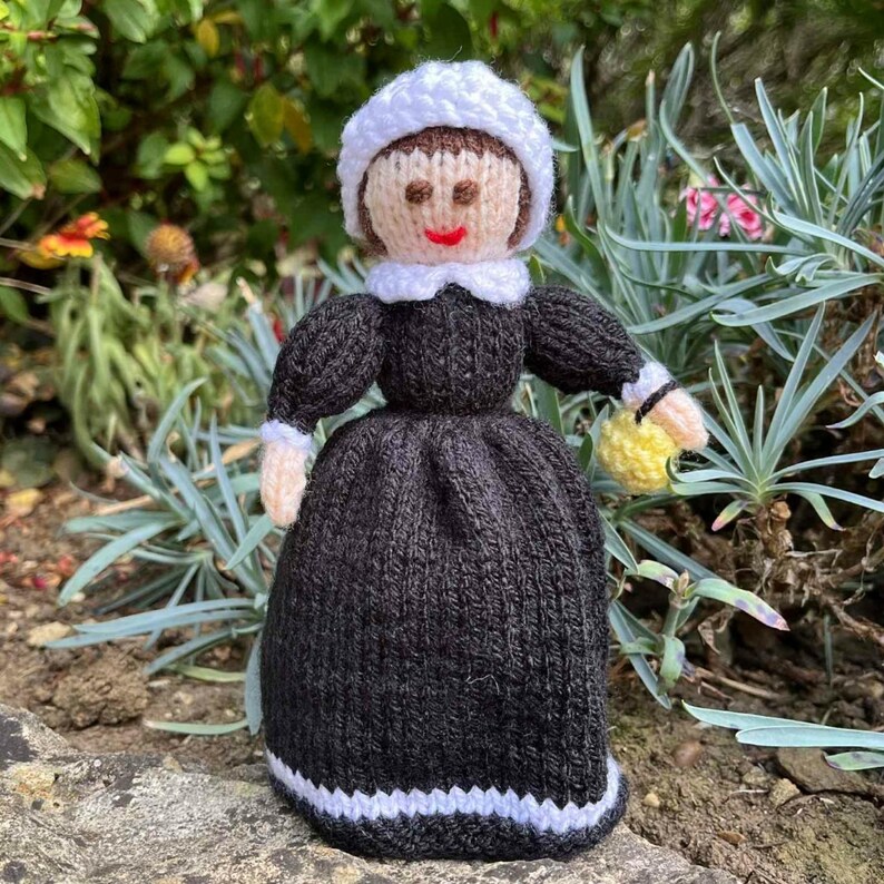 WWI Nurse & Florence Nightingale Doll Knitting Pattern: Knitted Toys (Digital Download) image 14