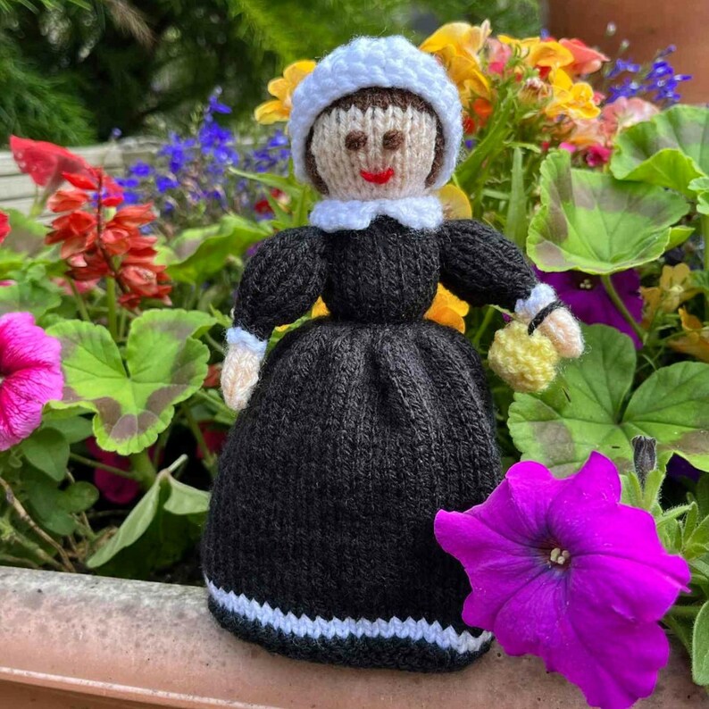 WWI Nurse & Florence Nightingale Doll Knitting Pattern: Knitted Toys (Digital Download) image 19