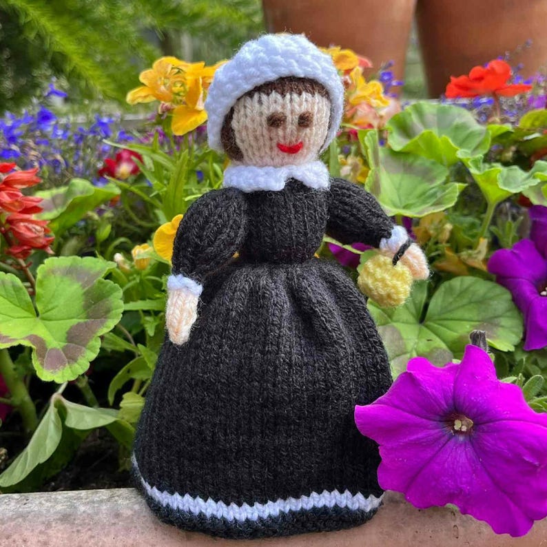 WWI Nurse & Florence Nightingale Doll Knitting Pattern: Knitted Toys (Digital Download) image 10