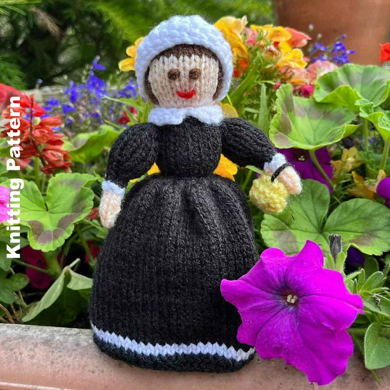 WWI Nurse & Florence Nightingale Doll Knitting Pattern: Knitted Toys (Digital Download) image 3