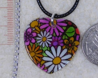 Daisies Shell Necklace, Flowers jewelry, Hypoallergenic Jewelry, Curb Chain, Black Cord Small - Plus Size, 10 dollar Gift