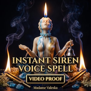 Könnte beinhalten: Eine beige Wachsfigur einer Person mit einer Flamme auf dem Kopf, die ein blaues Halsband trägt, eine silberne Glocke hält und mit blauem und goldenem Wachs bedeckt ist. Der Text lautet INSTANT SIREN VOICE SPELL, VIDEO PROOF und Madame Valeska.
