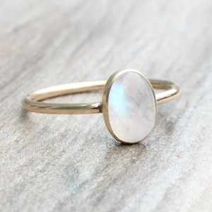 Rainbow Moonstone RIng // Gold Moonstone Ring // Oval Moonstone Ring // Moonstone Stacking Ring // 14K Gold Filled Moonstone Ring