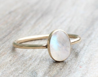 Rainbow Moonstone RIng // Gold Moonstone Ring // Oval Moonstone Ring // Moonstone Stacking Ring // 14K Gold Filled Moonstone Ring