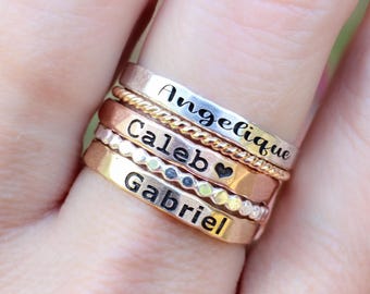 Anillos apilables con grabado personalizado: plata de ley, oro y oro rosa