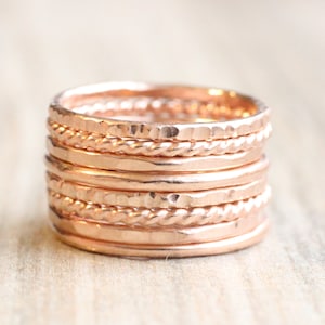 Set di anelli impilabili in oro rosa // Set di 8 anelli impilabili riempiti in oro rosa 14K