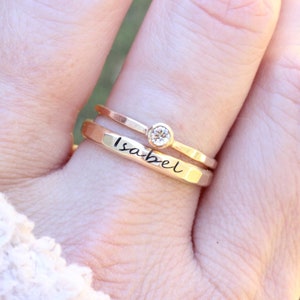 3 mm Weißer Topas Goldring // 14k Gold Filled Stapelbare Ringe mit April Geburtsstein und Ring mit Gravur