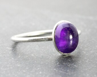 Sterling Silver Amethyst Ring // Silver Oval Amethyst Stacking Ring // February Birthstone Ring // 8x6mm Purple Gemstone Ring //