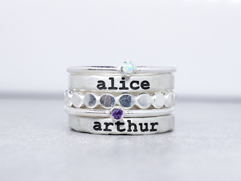 Sterling Sliver Name Ring Set with Birthstones // Personalized Stacking Name Rings // Custom Engraved Ring // Birthstone Mom Ring zdjęcie 1