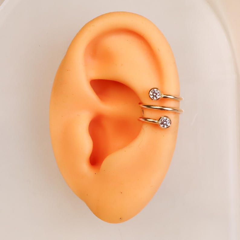 Sterlingzilveren oormanchet met dubbele edelsteen • Geen piercings • Minimalistische kraakbeenmanchet afbeelding 5