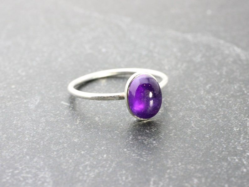 Amethyst Silberring // Silberring ovaler Amethyst // Februar Geburtsstein // 8x6mm Lila Edelstein Ring // Bild 4