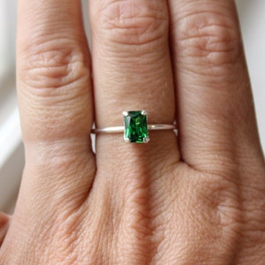 Sterling Silver Emerald Cut Emerald Ring // 7x5mm Emerald Cut Birthstone Stacking Ring // May Birthstone Ring // Simple Silver Ring image 7