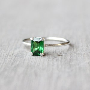 Sterling Silver Emerald Cut Emerald Ring // 7x5mm Emerald Cut Birthstone Stacking Ring // May Birthstone Ring // Simple Silver Ring image 5