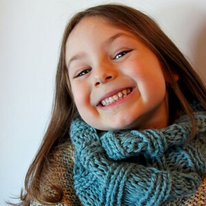 KNITTING PATTERN Mallory Cowl Quick Knitted Ribbed Infinity Reversible Worsted Child & Adult Version PDF image 8