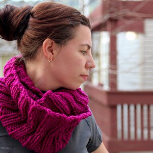 KNITTING PATTERN Mallory Cowl Quick Knitted Ribbed Infinity Reversible Worsted Child & Adult Version PDF image 10